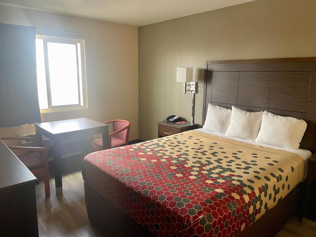 Econo Lodge Inn & Suites Корнінг Екстер'єр фото