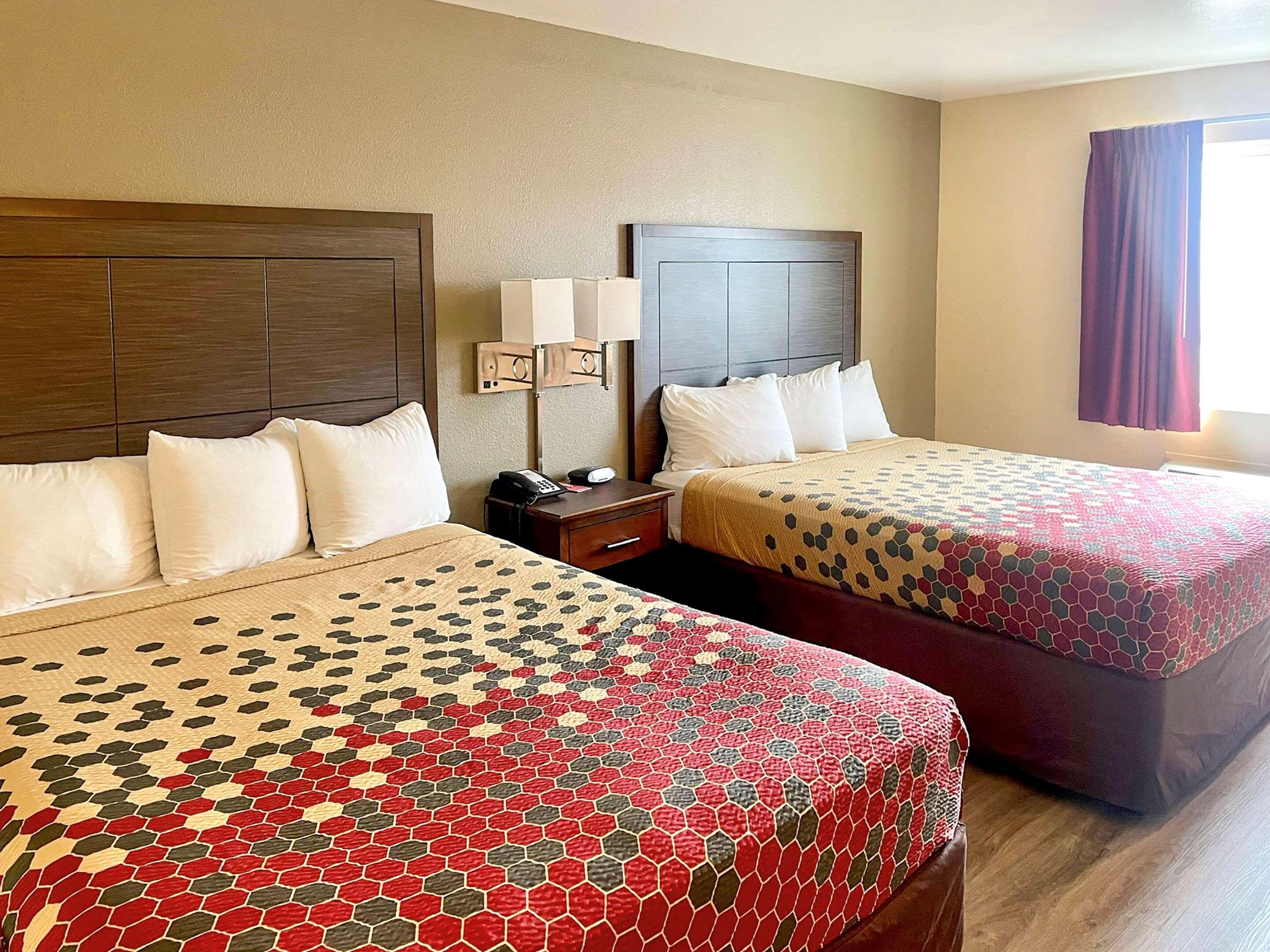 Econo Lodge Inn & Suites Корнінг Екстер'єр фото