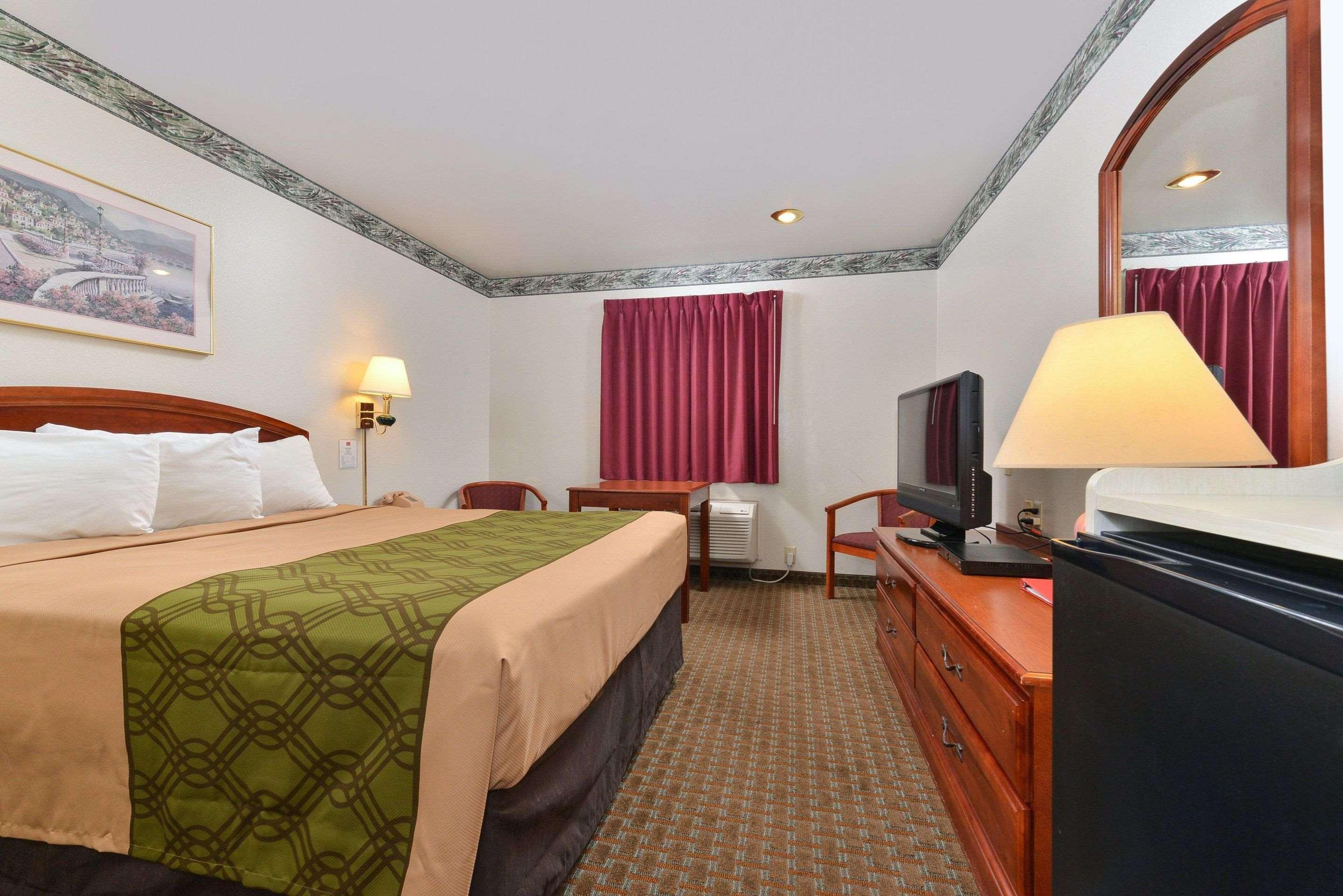 Econo Lodge Inn & Suites Корнінг Екстер'єр фото