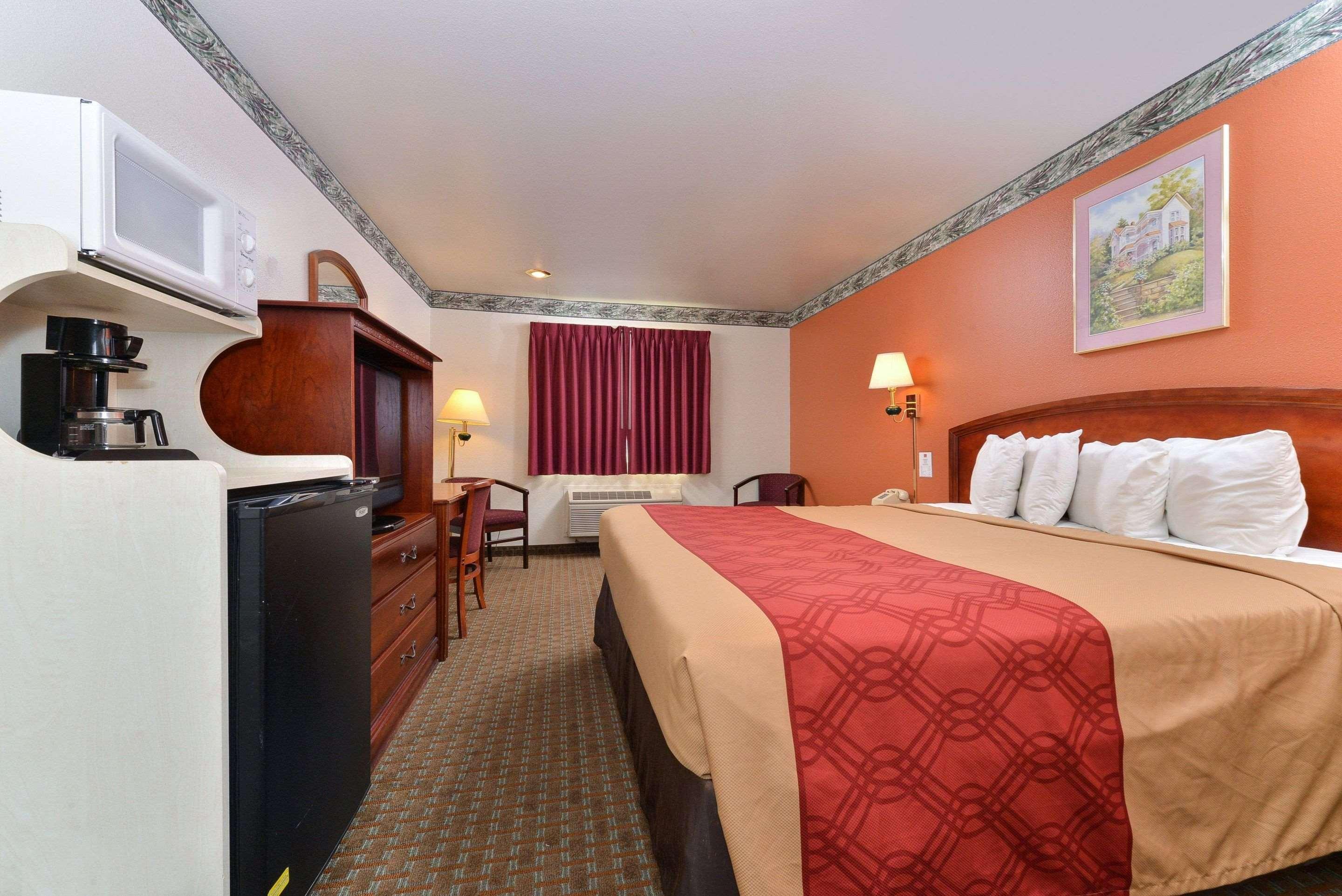 Econo Lodge Inn & Suites Корнінг Екстер'єр фото