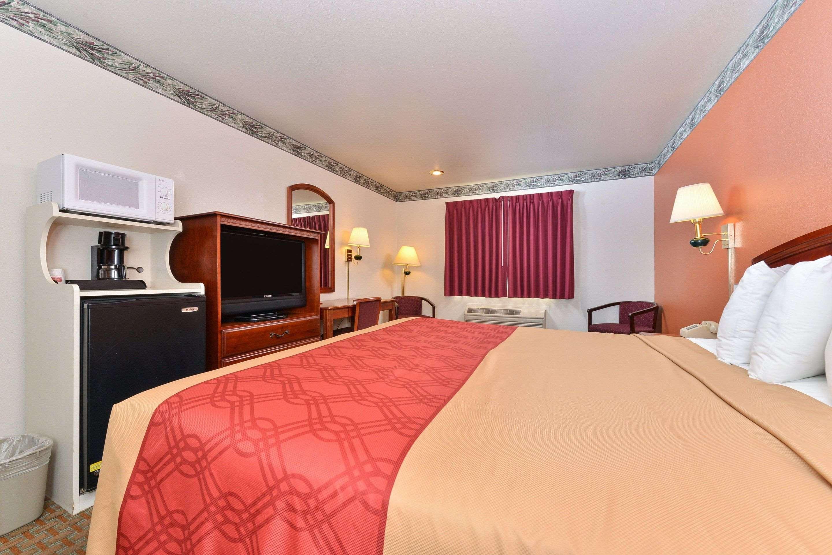 Econo Lodge Inn & Suites Корнінг Екстер'єр фото