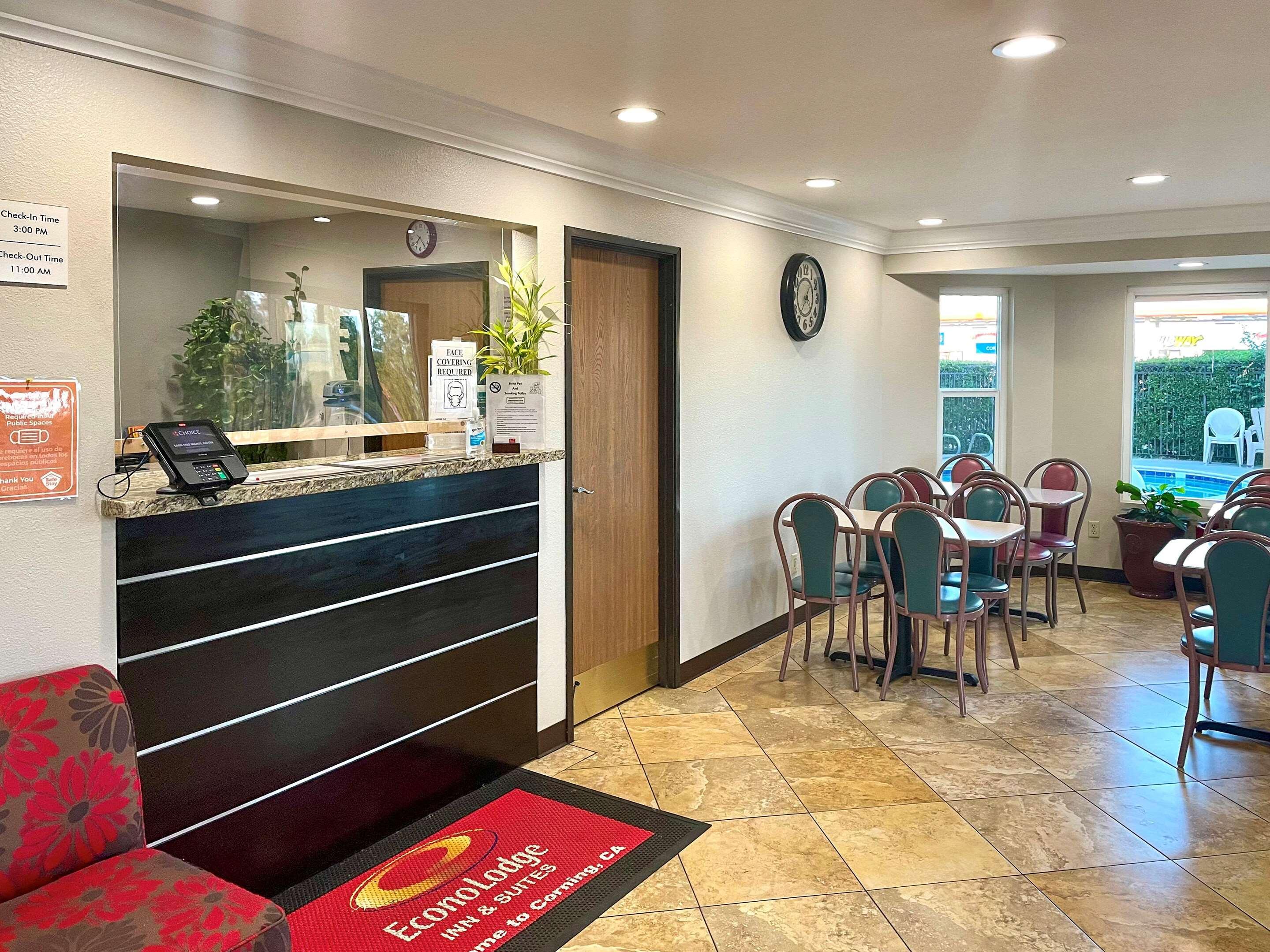 Econo Lodge Inn & Suites Корнінг Екстер'єр фото