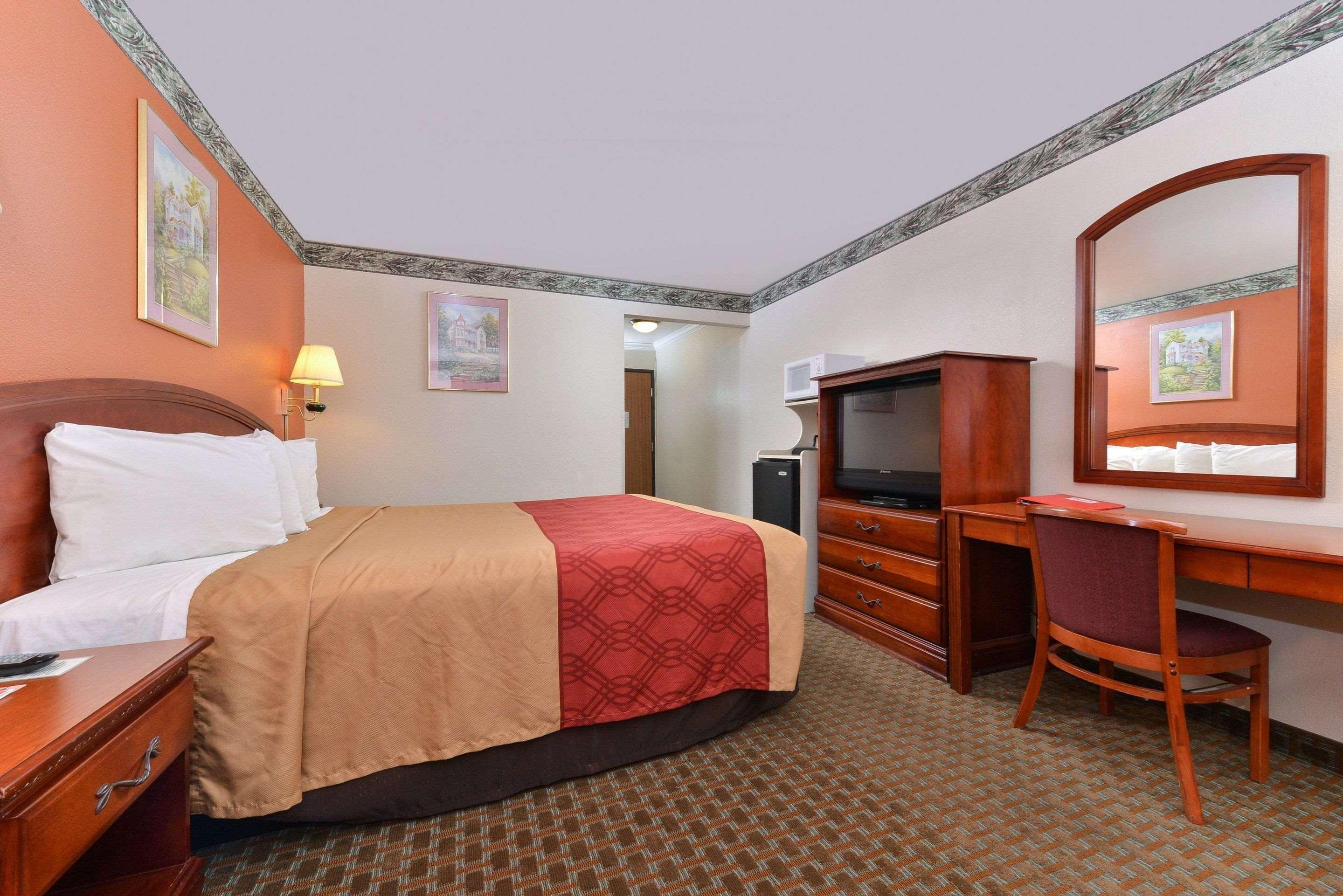 Econo Lodge Inn & Suites Корнінг Екстер'єр фото